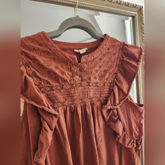 Caslon Embroidered Yoke Lace Trim Ruffle Tank | Size L | Rust Seqouia - Picture 2 of 5